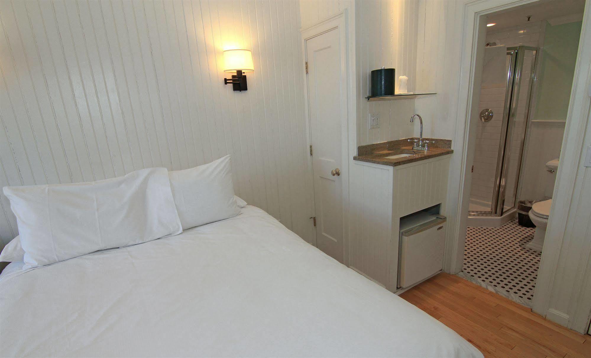 Anchor Inn Beach House Provincetown Bagian luar foto